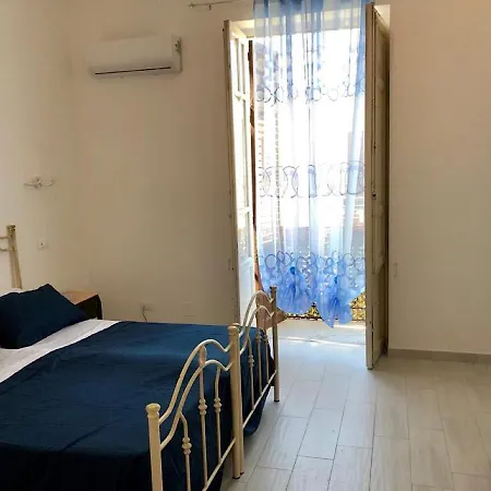 Via Aurispa 60 Апартаменты *