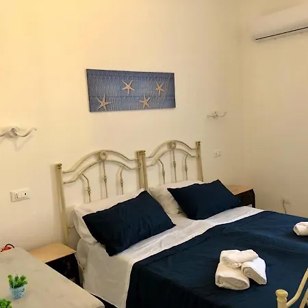 Via Aurispa 60 Apartament