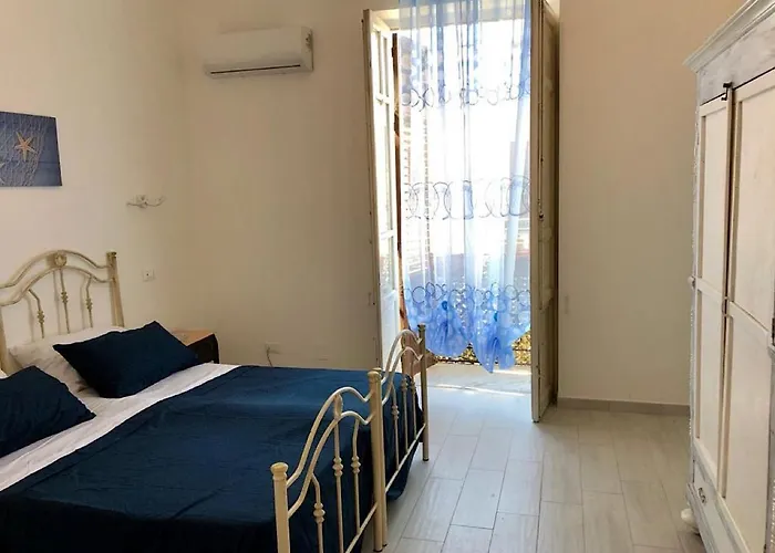 Via Aurispa 60 Appartement *